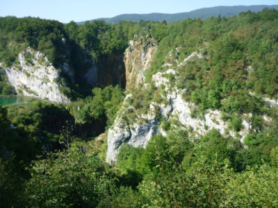 De bosachtige omgeving van de Plitvice Meren